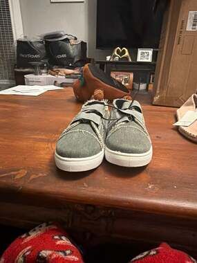 Outwoods Kids FAST-18 Gray Distressed Canvas Slip-On Sneakers Size 1M